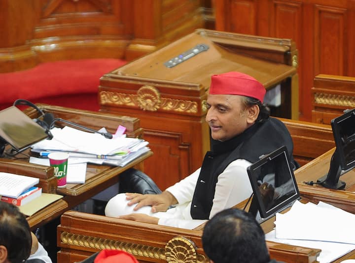 अखिलेश यादव ने ब्राह्मण चेहरे को चुनकर न सिर्फ मास्टरस्ट्रोक चला बल्कि पार्टी की इमेज सुधारने के भी प्रयास किए हैं.