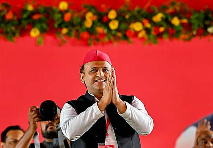 यूपी के पूर्व सीएम ने उनके चयन के जरिए न सिर्फ बड़ा मैसेज देने की कोशिश की बल्कि पीडीए फॉर्मूले का विस्तार भी किया.