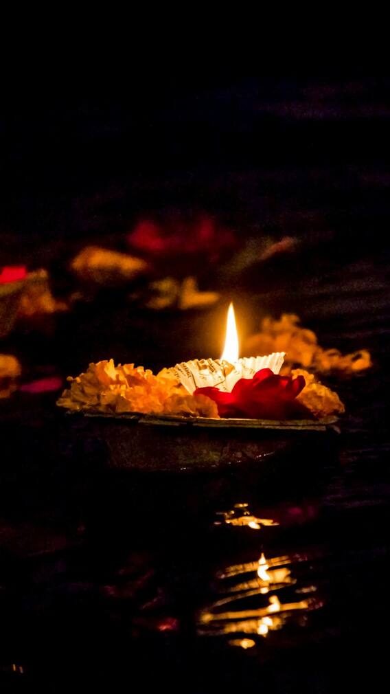 இந்த மலர்களை கடவுளுக்கு சமர்ப்பிக்கவே கூடாது!