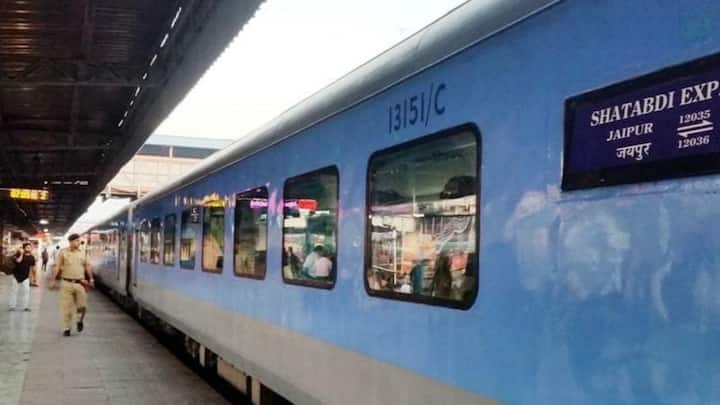 एक समय भोपाल से दिल्ली चलने वाली शताब्दी एक्सप्रेस भारत की सबसे तेज गति से चलने वाली ट्रेन हुआ करती थी.