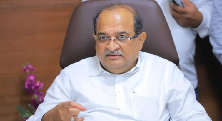 milk price Fixed  in the state A direct offense if the fixed rate is not paid and adulteration is found Information by Minister Radhakrishna Vikhe Patil राज्यात दुधाचा दर निश्चित! ठरवून दिलेला दर न दिल्यास, अन् भेसळ आढळल्यास थेट गुन्हा; मंत्री राधाकृष्ण विखे पाटलांची माहिती 