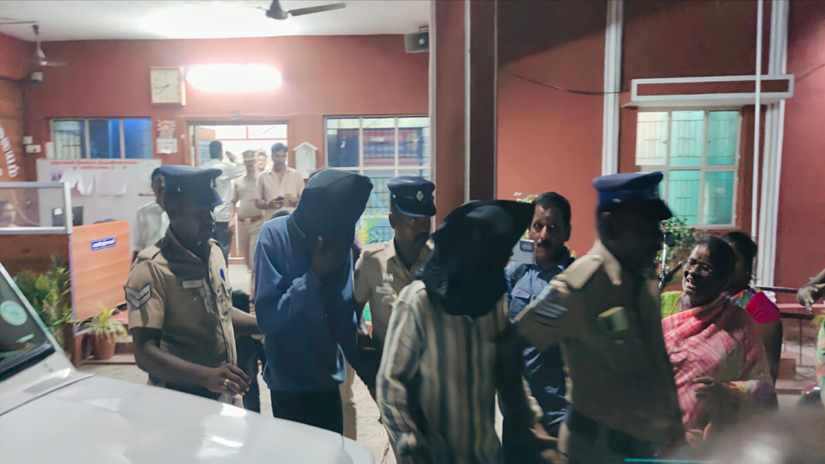 Crime: நகை கடைக்காரர் மகன்கள் கடத்தல்: பெங்களூரில் பதுங்கி இருந்த 3 பேர்துப்பாக்கி முனையில் கைது!