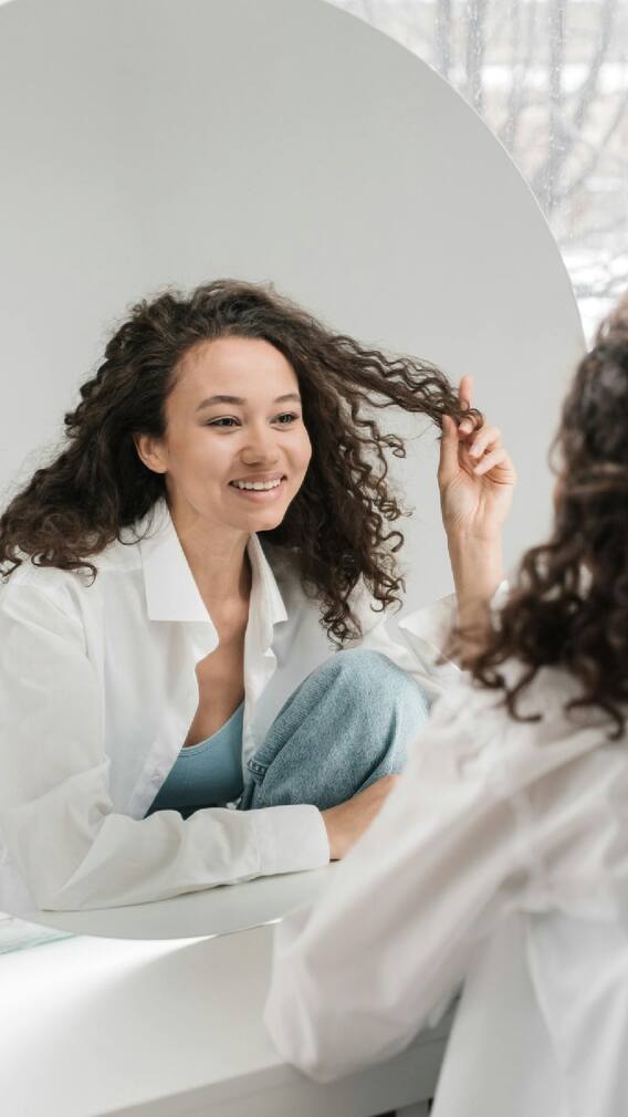 घरातील आरसा कोणत्या दिशेला असावा? जाणून घ्या.