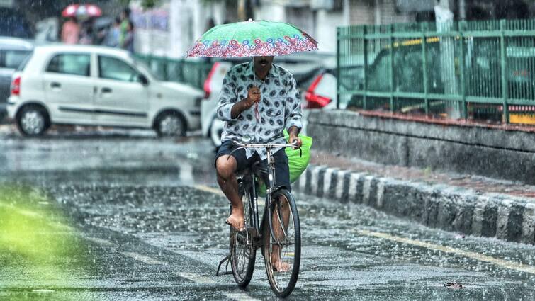 Uttarakhand heavy rains Red alert issued mountains landslides traffic disrupted ann Uttarakhand Rain Alert: उत्तराखंड में भारी बारिश को लेकर रेड अलर्ट जारी, पहाड़ों में भूस्खलन से यातायात बाधित