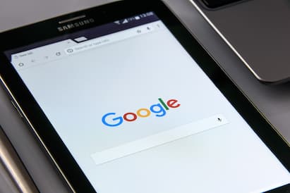 फ्री सर्विस देने के बावजूद हर मिनट 2 करोड़ रुपये कमाता है Google! कैसे हो जाती है इतनी इनकम