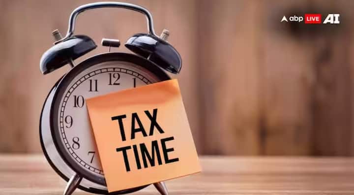 त्यामुळे प्राप्तिकर विभागाची नोटीस आल्यास घाबरून न जाता तुम्ही चार काम करायला हवेत.