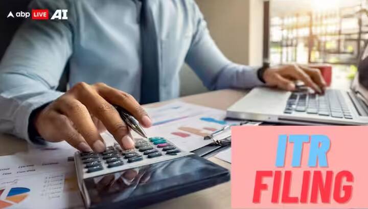 प्राप्तिकर विभागाची नोटीस गंभीर स्वरुपाची असेल आणि तुम्ही या नोटिशीला उत्तर देण्यास सक्षम नसाल तर चार्टर्ड अकाउन्टंटची मदत घ्या.