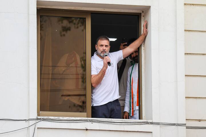 लोकसभा में विपक्ष के नेता, पार्टी सांसद और दल के पूर्व अध्यक्ष राहुल गांधी ने उक्त राज्य को लेकर बड़ा और अहम कदम उठाया है. उन्होंने इस बारे में निर्देश भी जारी किए.