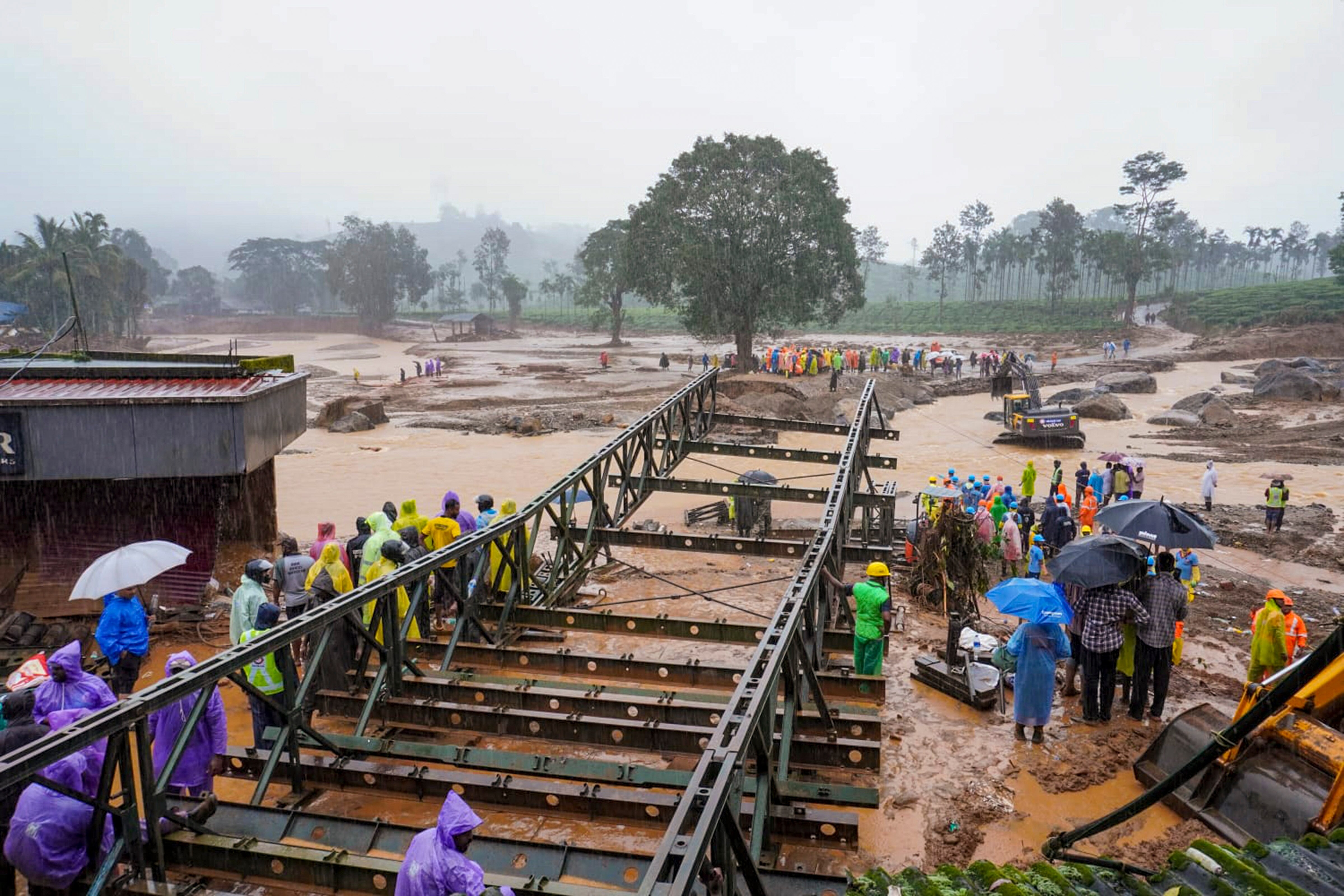 Wayanad Landslides Latest Updates: વાયનાડમાં ચારેબાજુ તબાહી જ તબાહી, તસવીરો જોઈને હચમચી જશો, 250થી વધુના મોત અને 300થી વધુ છે લાપતા