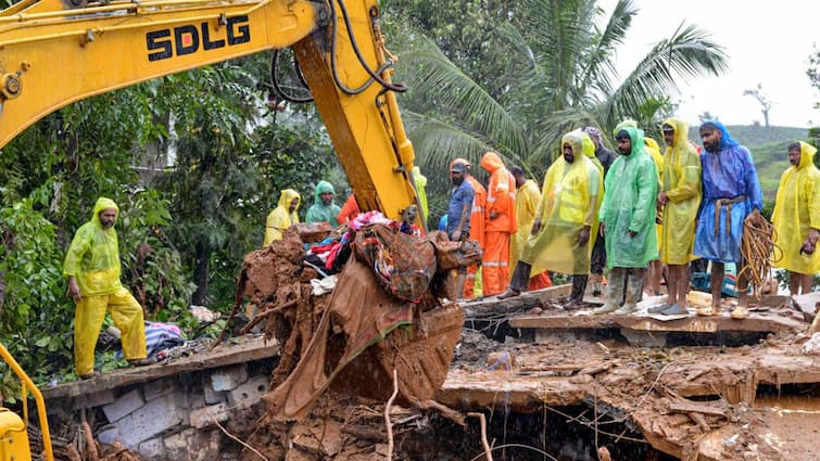 Wayanad Landslides Death Toll Rises Army Prepares For Day 2 Of Rescue Operations Rain Red Alert Wayanad Landslides: Death Toll Reaches 143 As Rescue Ops Resume Amid Rain 'Red' Alert — Updates