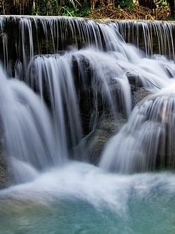 गुजरात में कितनी नदियां बहती हैं?