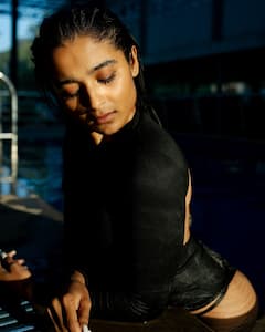 Chaithra J Achar : చైత్రకి స్విమ్మింగ్​లో బేసిక్స్​ మాత్రమే వచ్చట.. కానీ బికినీలో పూల్​లోకి దిగి ఫోటోషూట్ చేసింది