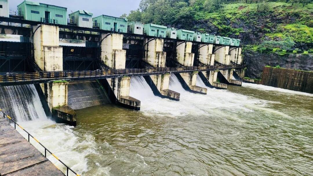 Pune Dam Water Level Water Storage Increases dam water almost at 100 percent capacity how much storage in which dam Pune Dam: पुणेकरांना दिलासा! पुणे जिल्ह्याला पाणी पुरवणारे धरण जवळपास 100 टक्क्यांच्या उंबऱ्यावर, कोणत्या धरणात किती साठा?
