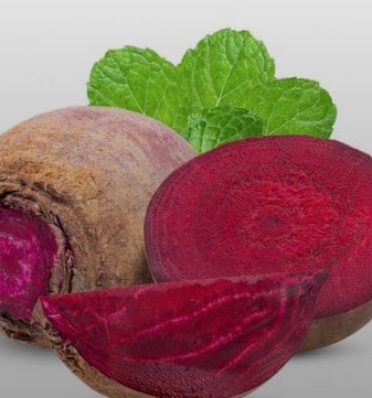 Beetroot juice is no less than a boon to overcome the deficiency of vitamin B12 in the body. It contains good amounts of iron, potassium, folate and vitamin D. In such a situation, it not only increases the amount of red blood cells but is also beneficial for people suffering from high blood pressure because the nitrates present in it help in controlling BP.