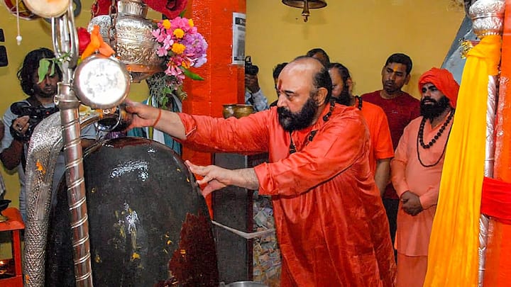 ডিসক্লেমার : ধর্মীয় বিশ্বাস নিজস্ব। এ ব্যাপারে কোনও মতামত এবিপি লাইভের নেই। এবিপি লাইভ ধর্ম সম্পর্কিত কোনো সম্পাদকীয় / সম্পাদক-নিয়ন্ত্রিত তথ্য, পরামর্শ প্রদান করে না। প্রদত্ত পরামর্শ ও তথ্য প্রয়োগের আগে সংশ্লিষ্ট বিশেষজ্ঞের পরামর্শ নিন।(ছবি সৌজন্য -পিটিআই)