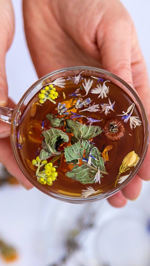 బరువును తగ్గించే టీలు ఇవే.. మెటబాలీజం బాగా పెరుగుతుంది