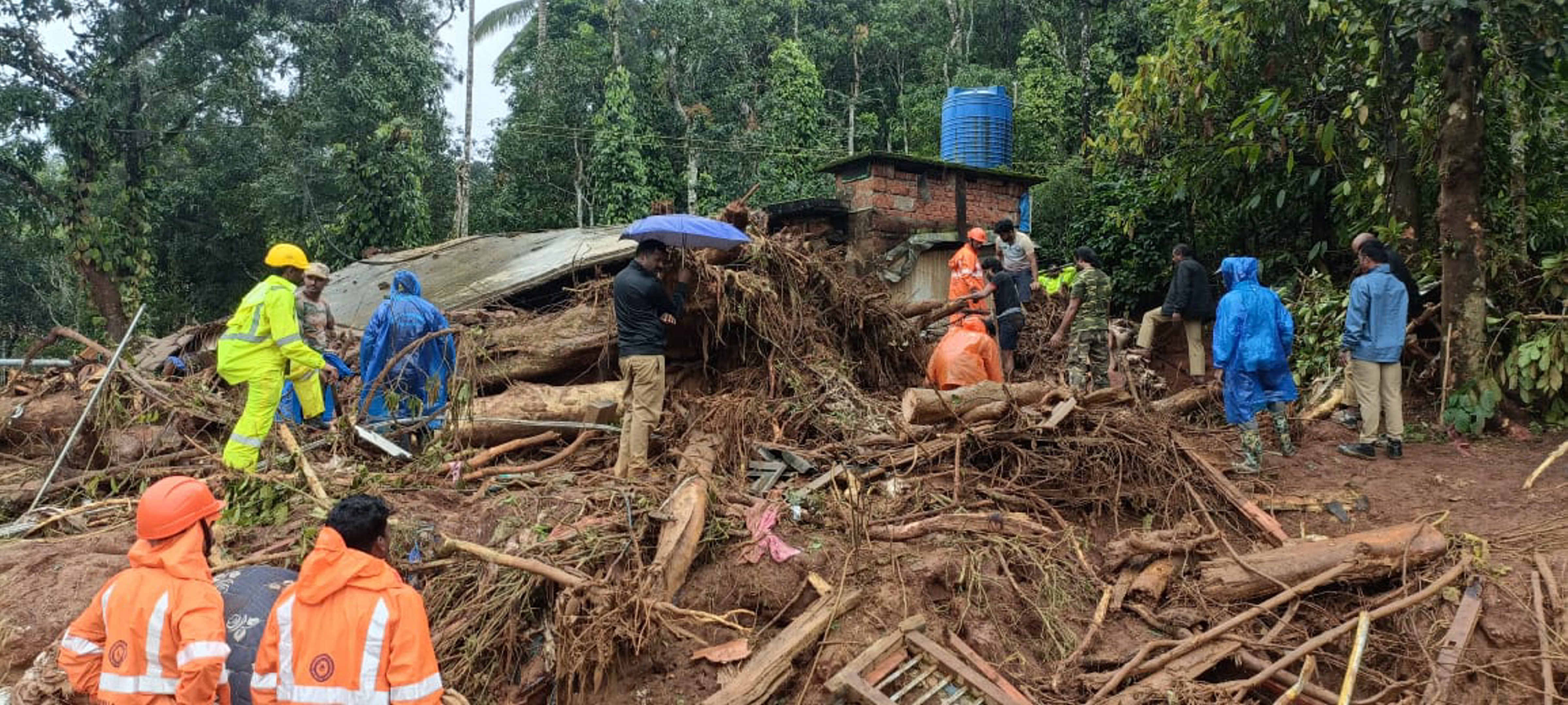 Wayanad Landslides Latest Updates: વાયનાડમાં ચારેબાજુ તબાહી જ તબાહી, તસવીરો જોઈને હચમચી જશો, 250થી વધુના મોત અને 300થી વધુ છે લાપતા