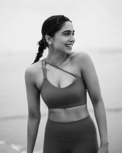 Sharvari: బాలీవుడ్ లో ప్రస్తుతం మోస్ట్ వాంటెడ్ హీరోయిన్..డైరెక్టర్ తో కలిసి దిగిన పిక్ షేర్ చేసిన శర్వరి!