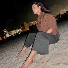 Shehnaaz Gill : पंजाबी गर्ल शहनाज गिलने देसी लूकमध्ये घातला धुमाकूळ, वेधलं लक्ष!