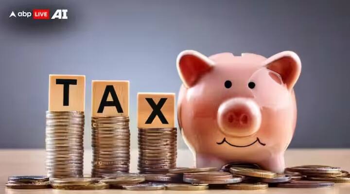 सर्वांत पहिलं काम म्हणजे प्राप्तिकर विभागाने पाठवलेल्या नोटिशीला व्यवस्थित समजून घेतले पाहिजे. तुम्ही तुमचे उत्पन्न कमी दाखवल्यास तुम्हाला प्राप्तिकर विभाग नोटीस पाठू शकतो. आयटीआर भरताना तुम्ही तुमच्या उत्नन्नाचा हिशोब करताना काही चुक केल्यास तुम्हाला आयटीआर विभाग नोटीस पाठवू शकतो.