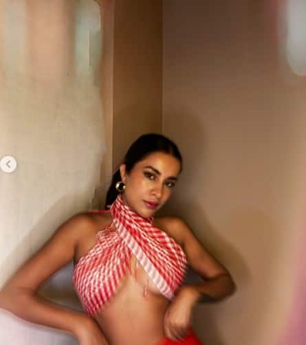 ਪੰਜਾਬੀ ਅਦਾਕਾਰਾ ਨੂੰ ਇਸ ਹਰਕਤ ਲਈ ਪੈ ਰਹੀਆਂ ਗਾਲ੍ਹਾਂ, ਲੋਕ ਬੋਲੇ- 'ਅਸ਼ਲੀਲ'