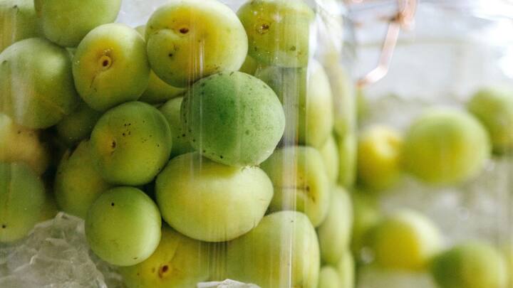 ছবি সৌজন্যে- পিক্সেলস। অলিভ অয়েল দিয়ে রান্না করলে যেমন অনেক উপকার পাওয়া সম্ভব, ঠিক তেমনই অলিভ বা জলপাই ফল হিসেবে খেলেও অনেক উপকার পাবেন আপনি। সার্বিক ভাবে সুস্থ থাকবে আপনার শরীর।