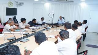 Ramanathapuram: சுரங்கப்பாதை பணியை  முடிக்க லாந்தை கிராம மக்களுடன்  ரயில்வே அதிகாரிகள் ஆலோசனை