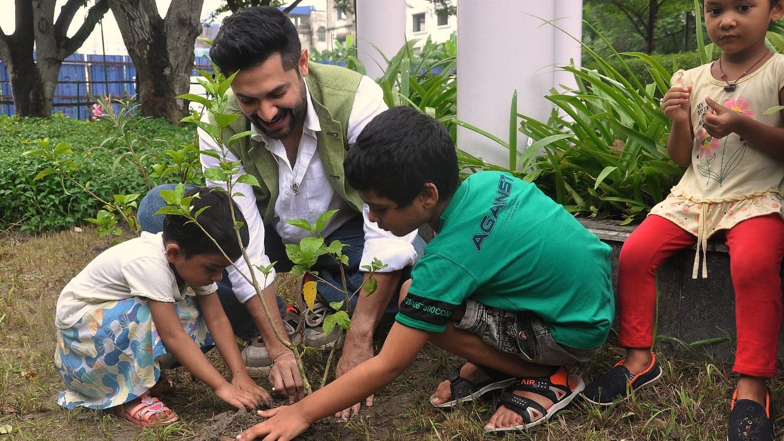 পরিবেশ রক্ষার শপথ, মহাসমারোহে বৃক্ষরোপণ অভিযানের সূচনা সিদ্ধা গ্রুপের