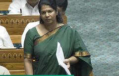 Kanimozhi: அட்சயப் பாத்திரத்தை பிடுங்கி, பிச்சை பாத்திரத்தை தருவதா?- கல்விக்கான நிதி பற்றி கனிமொழி காட்டம்!