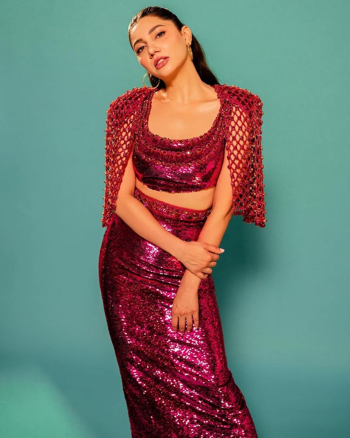 मीडिया रिपोर्ट्स की मानें तो माहिरा की नेटवर्थ 5-8 मिलियन अमेरिकी डॉलर यानि 57 करोड़ रुपए है.