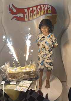 Ex पति हार्दिक के बिना नताशा ने सेलिब्रेट किया बेटे का बर्थडे, Inside तस्वीरें आई सामने, क्रुणाल पांड्या ने भी लुटाया प्यार