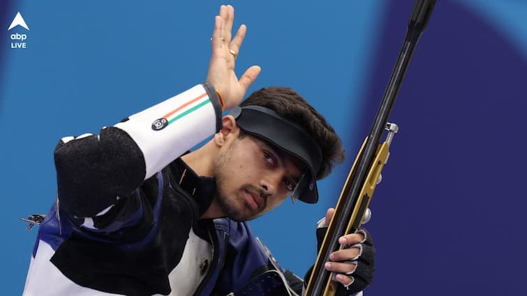 Paris Olympics 2024 Olympic BROZNE medallist Swapnil Kusale inspirational journey Swapnil Kusale: পেশায় টিটি, অল্প বয়সেই টেক্কা দিয়েছিলেন নারংদের, এক নজরে স্বপ্নিলের স্বপ্নের সফর