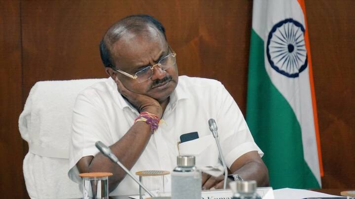 कुमारस्वामी ने इसका कारण दिया कि एक तो भाजपा ने उनको भरोसे में नहीं लिया तो वहीं पदयात्रा में करने के लिए प्रीतम गौड़ा को चुना. यह वही नेता है जिसने देवगौड़ा और कुमारस्वामी को जड़ से उखाड़ फेंकने की सुपारी ले रखी है.