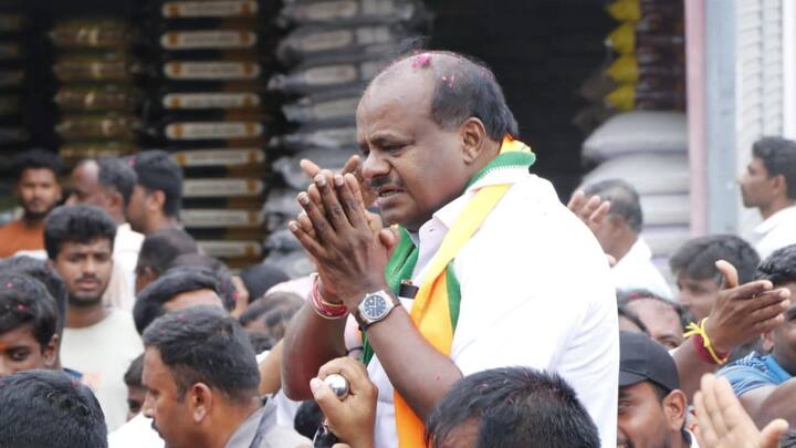 लोकसभा चुनाव में कर्नाटक से एच डी कुमारस्वामी को दो सांसद देने के बावजूद भी कैबिनेट मिनिस्ट्री मिल गई. उन्हें उद्योग और इस्पात जैसा मंत्रालय मिला. इसके बावजूद भी एचडी कुमारस्वामी भारतीय जनता पार्टी पर भड़के हुए हैं.