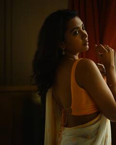 shivathmika rajashekar: చీరలో బాపు బొమ్మలా హోయలు పోతున్న శివాత్మిక - ఫోటోలు చూశారా?