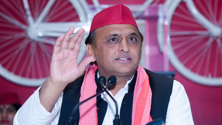 Samajwadi party chief Akhilesh yadav made allegations against BJP leader after Nazul land bill pass 'नजूल भूमि कानून BJP नेताओं के फायदे...', सपा चीफ अखिलेश यादव ने लगाया गंभीर आरोप