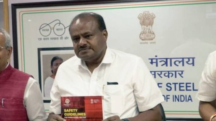 उन्होंने तीसरा कारण यह दिया कि पदयात्रा करने के लिए गलत समय चुना गया. कुमार स्वामी का कहना है कि यह बारिश का समय है, जब सैकड़ों गांव उजड़ गए, हजारों लोग बेघर हो गए तब इस तरह की पदयात्रा को कौन सही ठहराएगा.