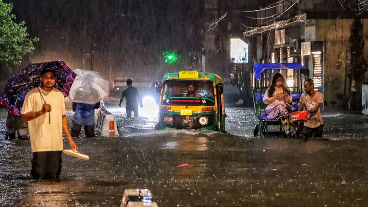 flooding in 7 states 32 dead in rain several missing in hill areas Heavy Rains in India: 7 రాష్ట్రాల్లో వర్షాలు వరదల బీభత్సం, వందలాది మంది బలి