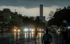 Weather Today: নিম্নচাপের দোসর ঘূর্ণাবর্ত, জোড়া ফলায় দুর্যোগ বঙ্গে, আজ থেকেই সতর্কতা এই জেলাগুলিতে