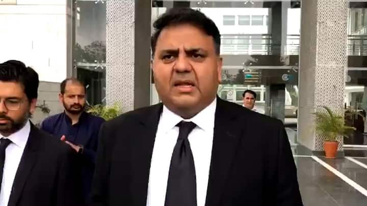 Fawad Chaudhry attacks Iran President: इस्माइल हानिया की हत्या के लिए ईरान ने इजरायल पर तुरंत कोई कार्रवाई नहीं की इसलिए फवाद चौधरी ने ईरान को खूब खरी खोटी सुनाई.