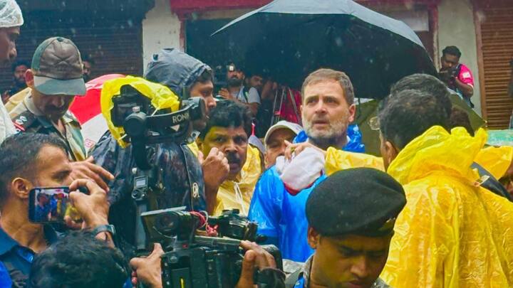 এদিন ধ্বংসস্তূপ ঘুরে দেখার পাশাপাশি ত্রাণ শিবিরে যান রাহুল এবং প্রিয়ঙ্কা। সেখানে অসহায় পরিবারগুলির সঙ্গে কথা বলেন তিনি। সবরকম সাহায্যের আশ্বাস দেন। কীভাবে উদ্ধারকার্য চলছে, তাও সরেজমিনে দেখেন তাঁরা। হাসপাতালেও যাচ্ছেন রাহুল ও প্রিয়ঙ্কা।