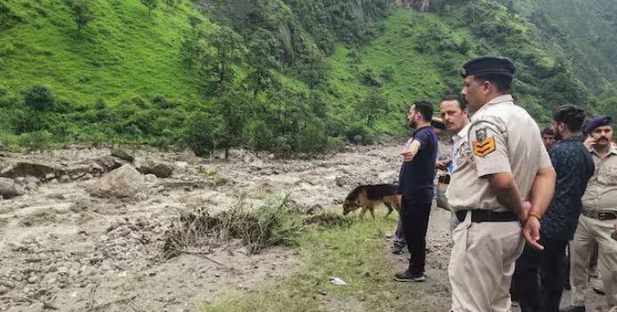 ਸੂਬੇ ਦੇ ਮੁੱਖ ਮੰਤਰੀ ਸੁਖਵਿੰਦਰ ਸਿੰਘ ਸੁੱਖੂ ਨੇ ਕਿਹਾ ਕਿ ਐਨ.ਡੀ.ਆਰ.ਐਫ., ਐਸ.ਡੀ.ਆਰ.ਐਫ ਅਤੇ ਡਿਪਟੀ ਕਮਿਸ਼ਨਰ ਐਸ.ਡੀ.ਐਮ ਸਾਰੇ ਮੌਕੇ ‘ਤੇ ਮੌਜੂਦ ਹਨ, ਪੁਲਿਸ ਵਿਭਾਗ ਮੌਕੇ ‘ਤੇ ਹੈ ਅਤੇ ਉਨ੍ਹਾਂ ਇਹ ਵੀ ਕਿਹਾ ਕਿ ਉਨ੍ਹਾਂ ਨੇ ਗ੍ਰਹਿ ਮੰਤਰੀ ਅਮਿਤ ਸ਼ਾਹ ਨਾਲ ਗੱਲ ਕੀਤੀ ਹੈ। ਉਨ੍ਹਾਂ ਨੇ ਸਾਨੂੰ ਪੂਰੀ ਮਦਦ ਦਾ ਭਰੋਸਾ ਦਿੱਤਾ ਹੈ।