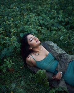 Eesha Rebba: ప్రకృతి మధ్యలో మత్తు కళ్లతో మాయ చేస్తున్న ఈషా రెబ్బా - ఆమెను ఇలా చూసి అబ్బా అంటున్న కుర్రకారు