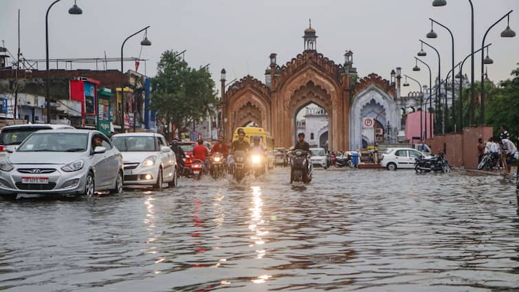 Lucknow Weather Tomorrow 2 August IMD Heavy Rainfall Latest Updates यूपी में मौसम को लेकर सामने आया बड़ा अपडेट, लखनऊ में 2 अगस्त को भारी बारिश की चेतावनी