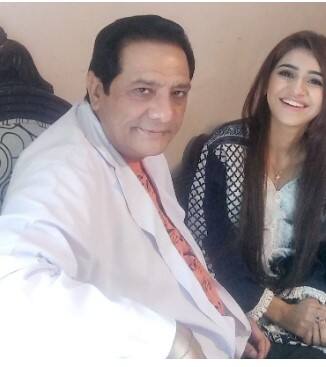 ਕਲਾਕਾਰ ਦੀ ਇਸ ਪੋਸਟ ਉੱਪਰ ਪ੍ਰਸ਼ੰਸਕ ਵੀ ਦੁੱਖ ਜ਼ਾਹਿਰ ਕਰ ਰਹੇ ਹਨ। ਇੱਕ ਯੂਜ਼ਰ ਨੇ ਕਮੈਂਟ ਕਰ ਲਿਖਿਆ ਬਹੁਤ ਬੁਰਾ ਹੋਇਆ, ਸਰਦਾਰ ਕਮਲ ਬਹੁਤ ਹੀ ਵਧਿਆ ਕਲਾਕਾਰ ਸੀ।