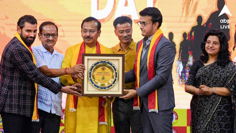 East Bengal Day Sourav Ganguly returns honorarium of Bharat Gourav award voices for mega auction il IPL 2025 East Bengal Day: ইস্টবেঙ্গলের ৫ লক্ষ টাকা ফেরালেন সৌরভ, আইপিএলের মেগা নিলামের পক্ষে মহারাজ