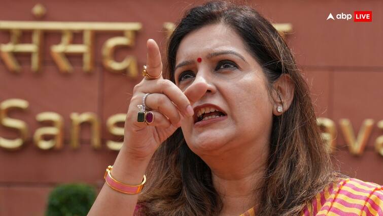 Shiv Sena UBT MP Priyanka Chaturvedi on Allahabad HC rejecting plea of Shahi Idgah Masjid 'राम मंदिर आंदोलन 500 साल तक चला', कृष्ण जन्मभूमि मामले में इलाहाबाद HC के फैसले पर बोलीं प्रियंका चतुर्वेदी