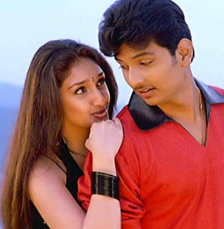 ஜீவா மற்றும் ஸ்ரீ தேவி இருவரும் சிறுவயதில் நண்பர்களாக இருக்கின்றனர். எதிர்பாராத விதமாக இருவரும் பிரிந்து விடுகின்றனர். ஸ்ரீ தேவி கொடுத்த ஒரு கடிகாரத்தை ஜீவா வைத்து கொண்டு ஸ்ரீ தேவியை நினைத்து கொண்டே வாழ்கிறார். கடைசில் இருவரும் எப்படி சேர்கின்றனர் என்பதே படத்தின் கதை.