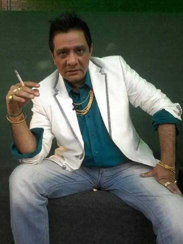 ਇਸ ਤੋਂ ਇਲਾਵਾ ਇੱਕ ਹੋਰ ਯੂਜ਼ਰ ਨੇ ਲਿਖਦੇ ਹੋਏ ਕਿਹਾ ਬਕਮਾਲ ਅਦਾਕਾਰ, ਇਸਦੇ ਨਾਲ ਹੀ ਇੱਕ ਹੋਰ ਨੇ ਲਿਖਿਆ ਬਹੁਤ ਮਾੜਾ ਹੋਇਆ... ਇਸ ਤੋਂ ਇਲਾਵਾ ਪ੍ਰਸ਼ੰਸਕ ਰੋਣ ਵਾਲੀਆਂ ਇਮੋਜ਼ੀ ਸ਼ੇਅਰ ਕਰ ਰਹੇ ਹਨ।