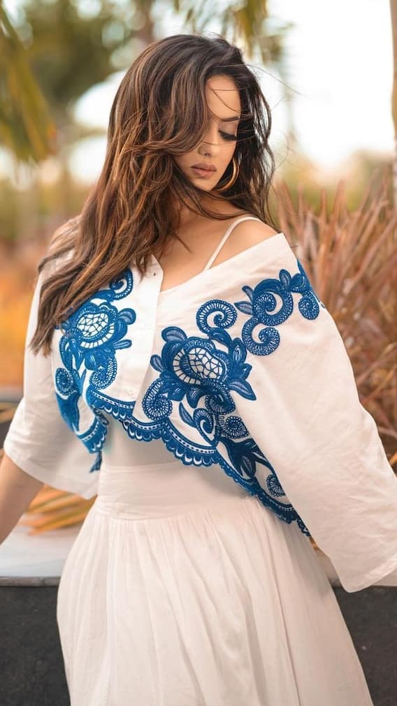 43 साल की इस एक्ट्रेस को आखिर क्यों बेचना चाहता था मशहूर डायरेक्टर?